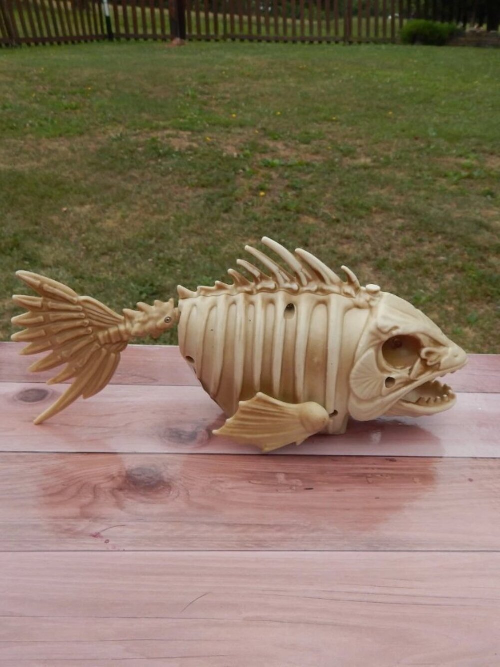 Animated Pan Asian Designs Fish Moving w/Sounds Halloween Prop Haunted House